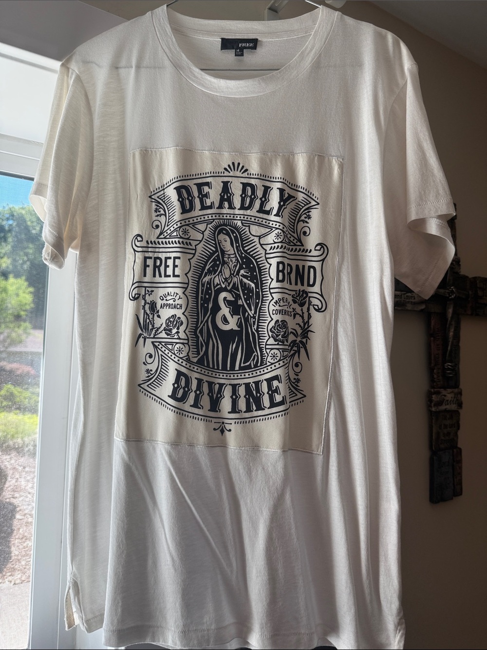Wilfred White Short Sleeve Graphic Tee - Black Print